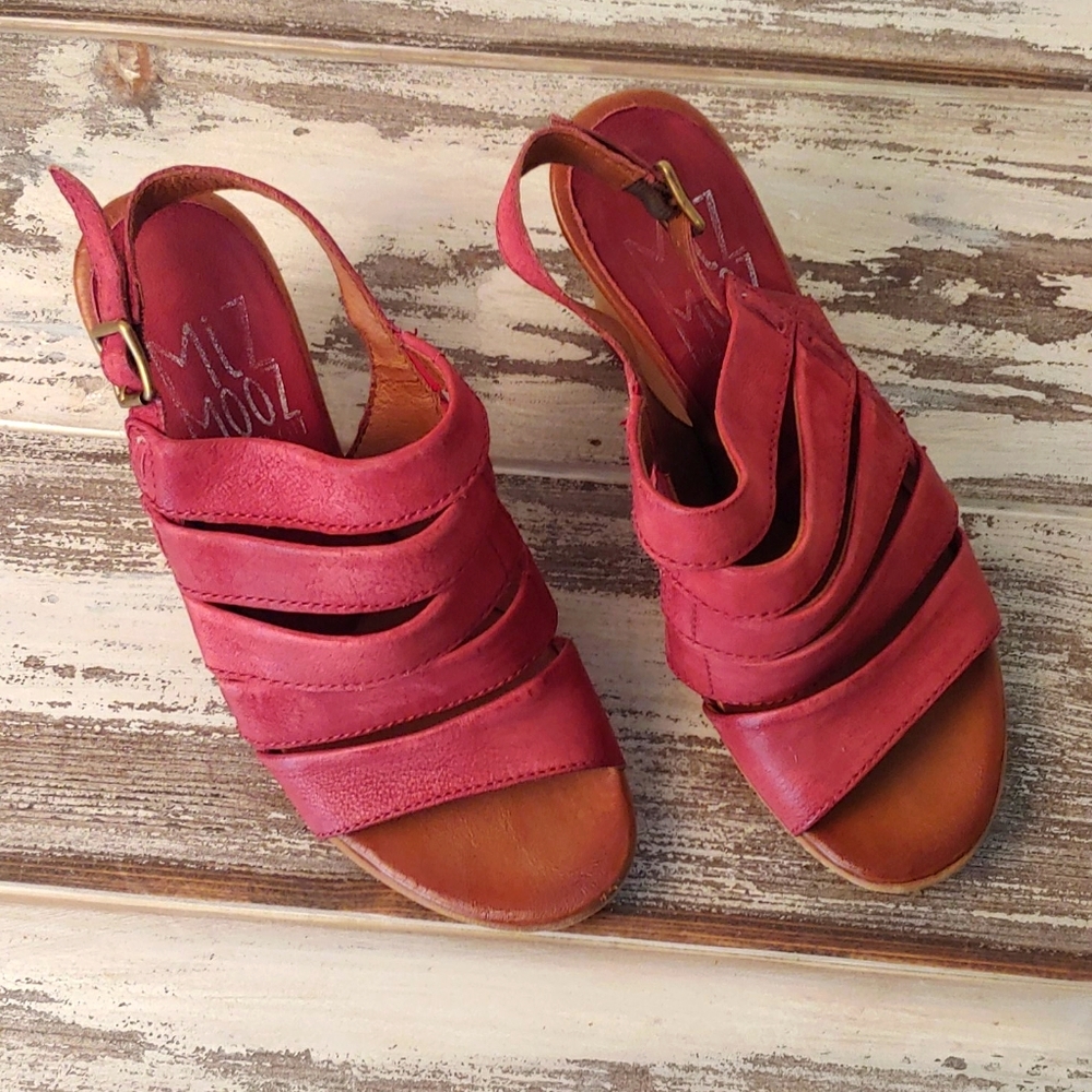 Miz Mooz sz 7 wedges sandals